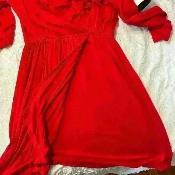 Charming Charlie’s long-sleeved, red,‎ wrap dress. Size medium - Picture 3 of 5